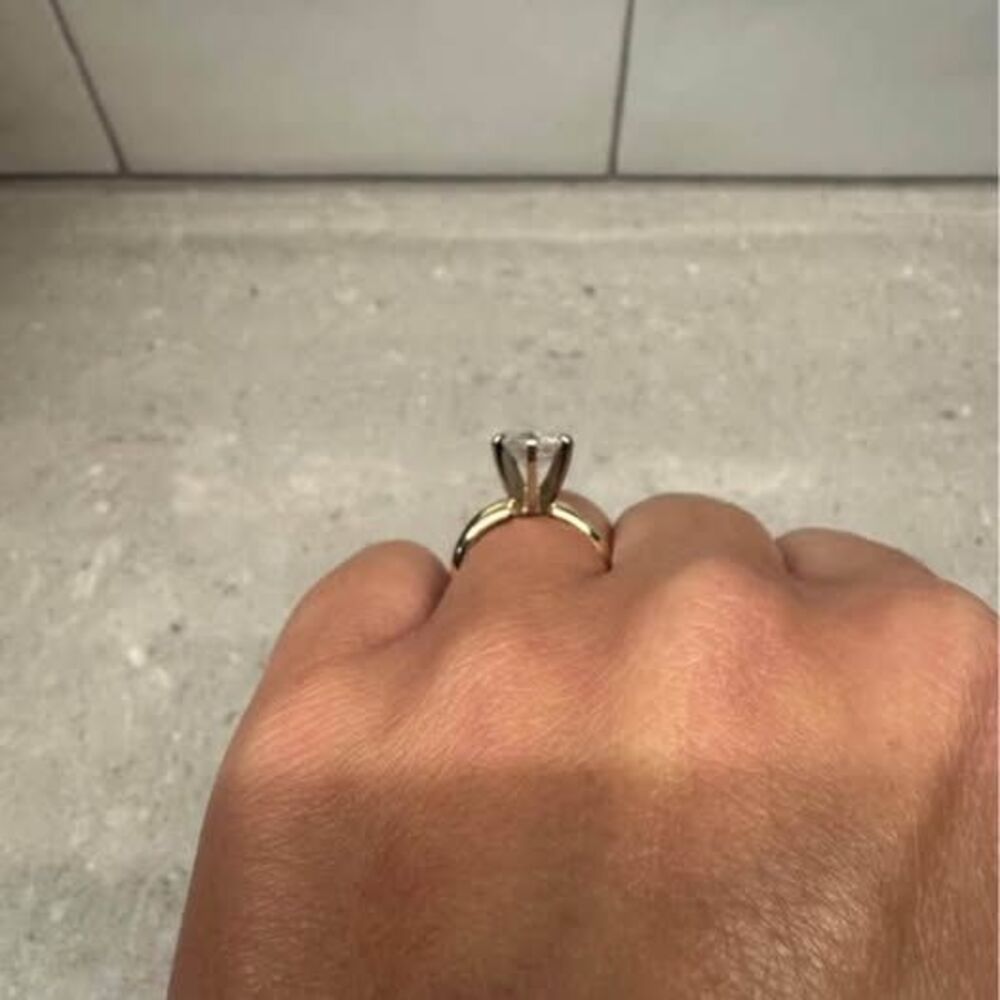 Round Diamond Yellow Gold 6-Prong Engagement Ring Lab Grown - Picture 5 of 6